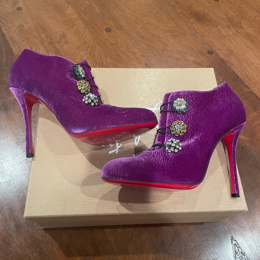 Christian Louboutin Bootoni size 39